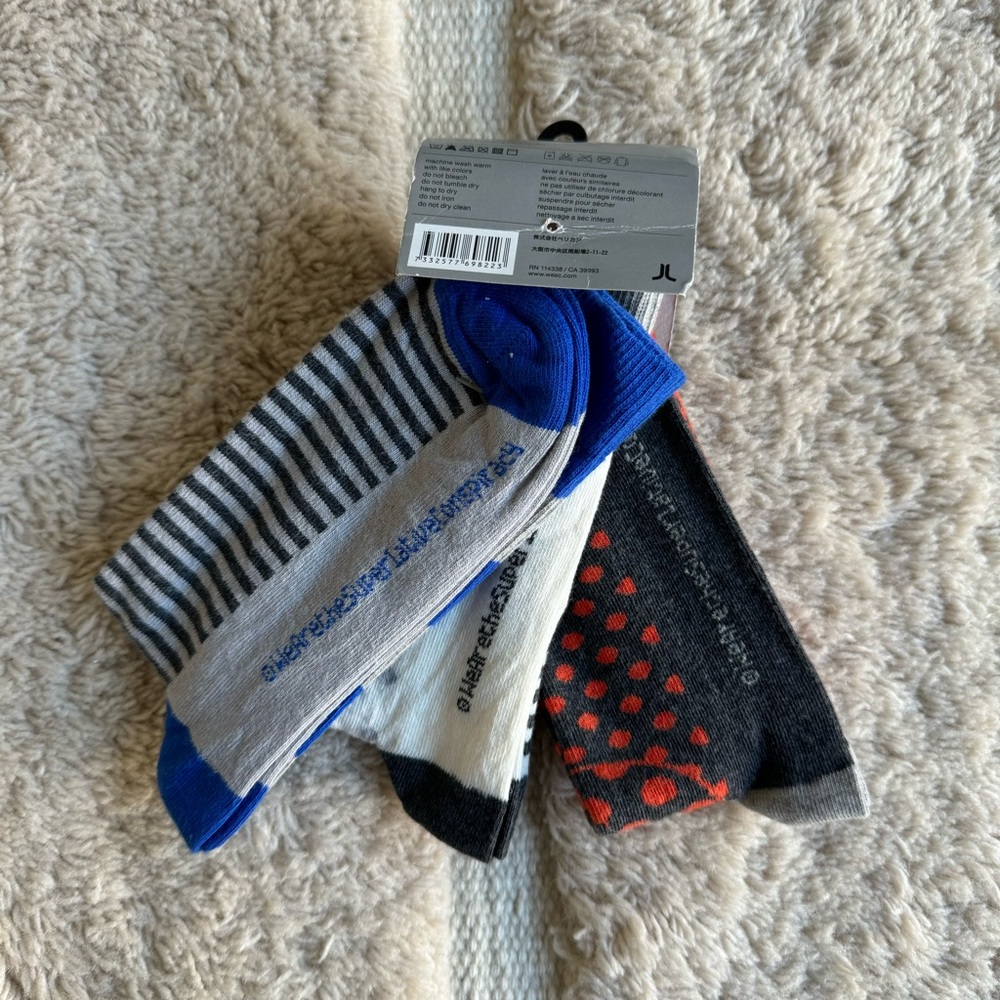 WeSC 3 pack socks - Picture 2 of 3